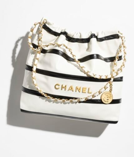 CHANEL 22 SMALL HANDBAG